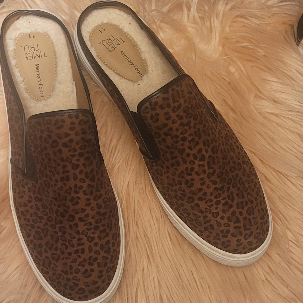 Leopard Slide Ons